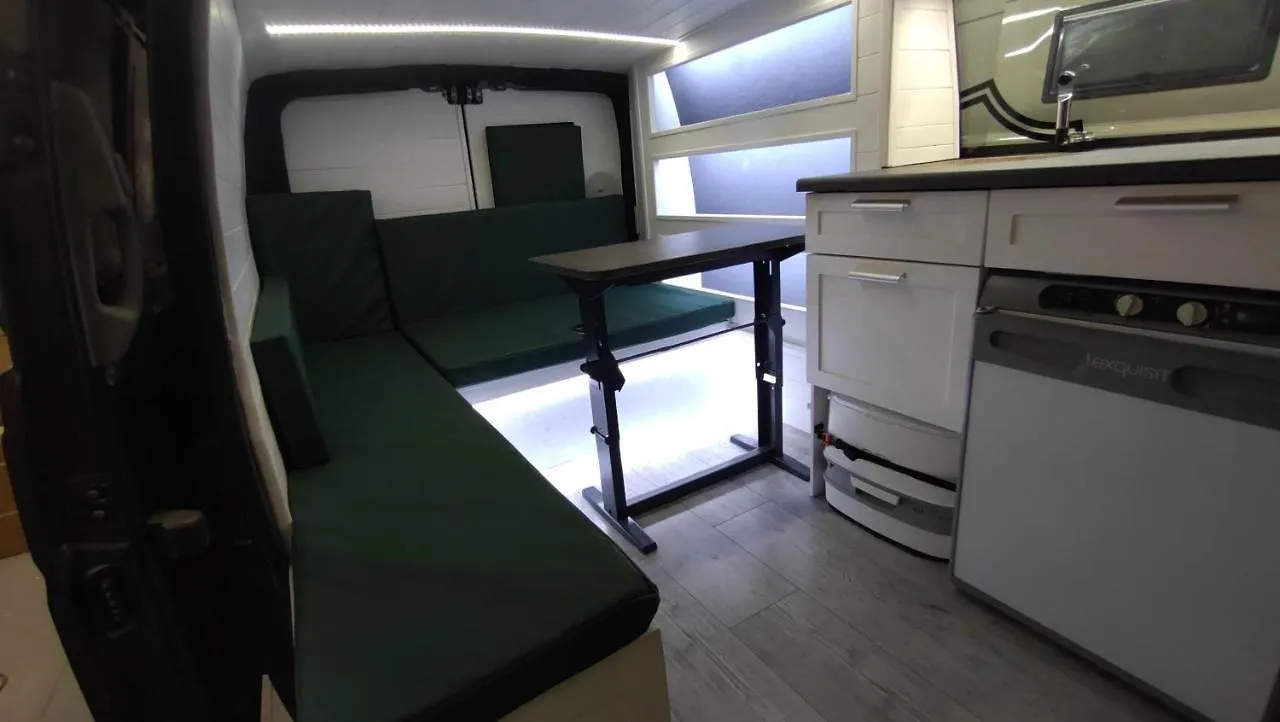 Campsite Vip Caravan Motorhome - Lakoauto Budapest Hungary