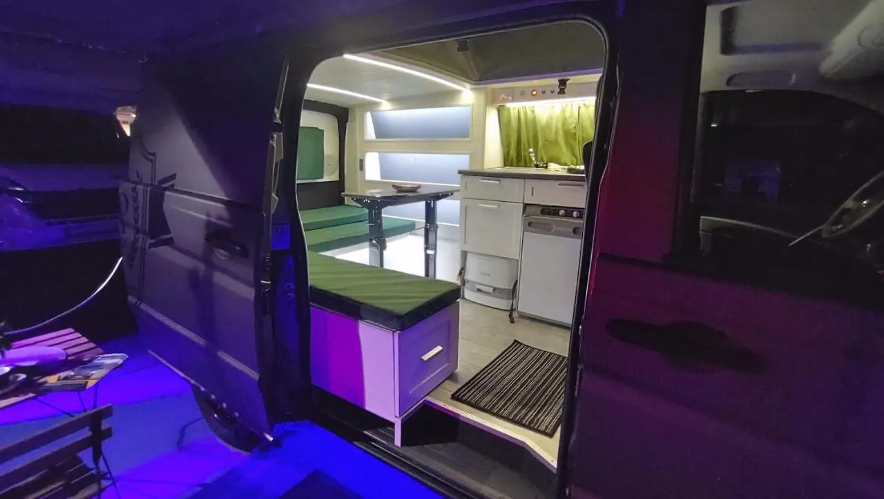 Campsite Vip Caravan Motorhome - Lakoauto Budapest